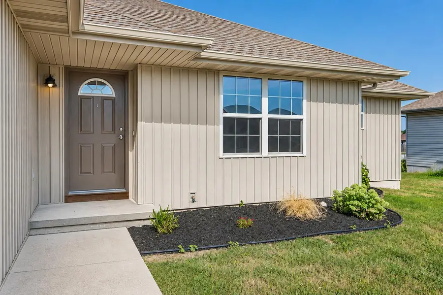 107 Cherry Avenue, Clever, MO 65631 - #3