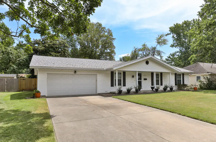 2504 S Mccann Avenue, Springfield, MO 65804 - #2