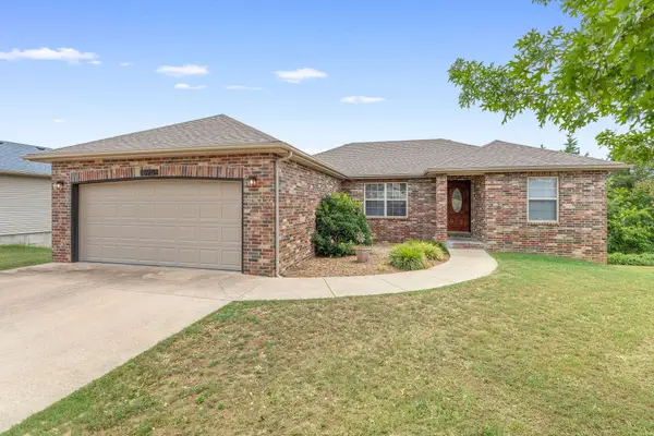 595 Amber Avenue, Hollister, MO 65672