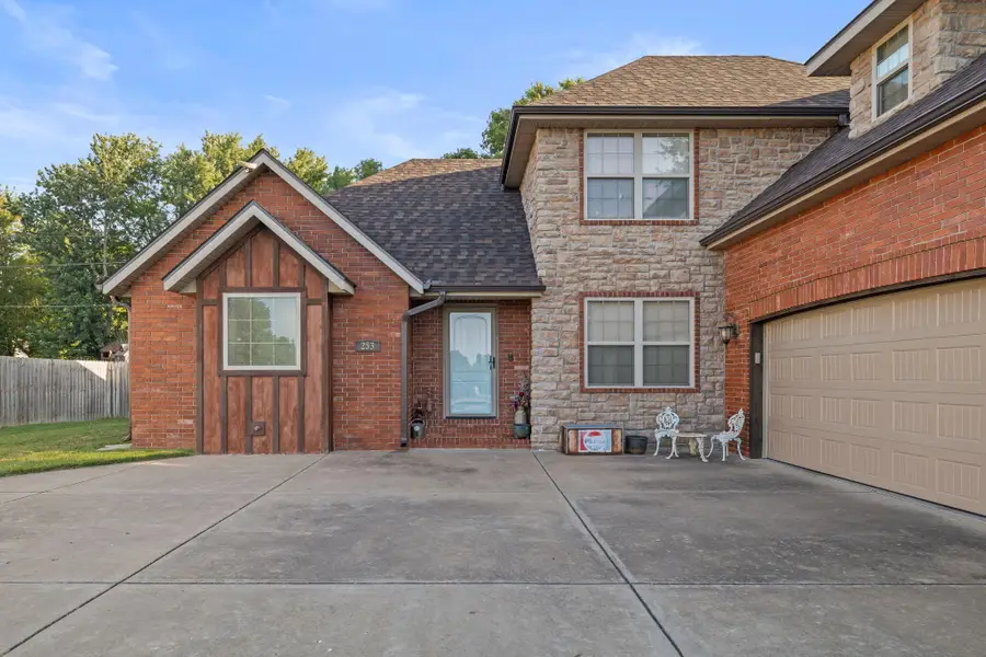 253 E Grace Street, Republic, MO 65738 - #3