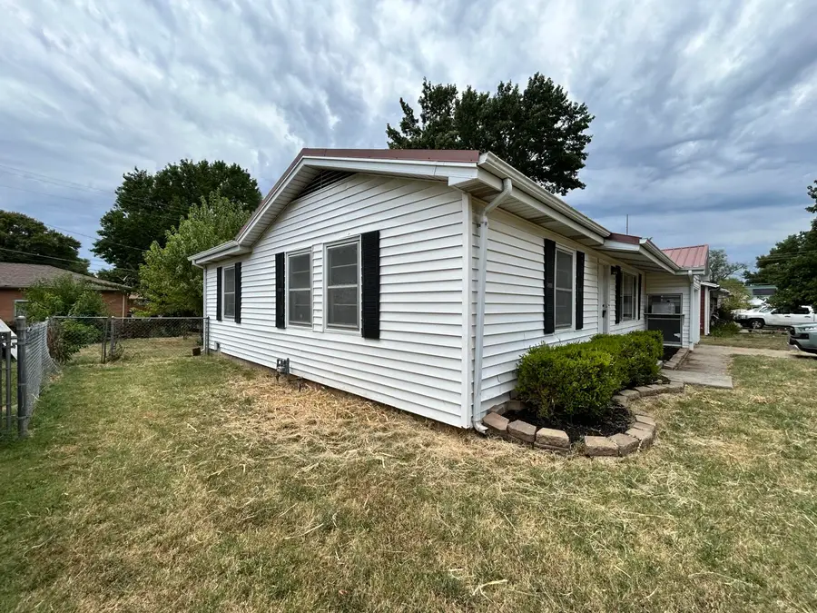 917 S East Street, Mount Vernon, MO 65712 - #2