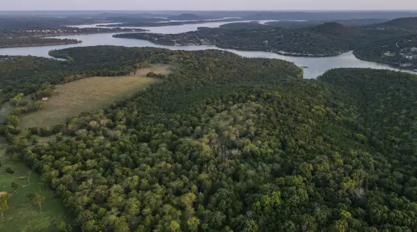 000 Quiet Acres Road, Lampe, MO 65681