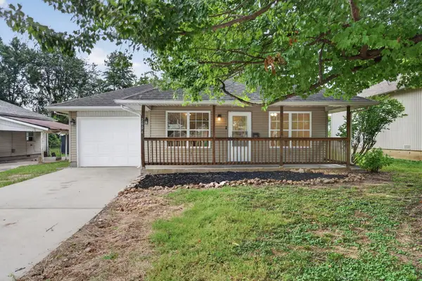 2004 E Cairo Street, Springfield, MO 65802