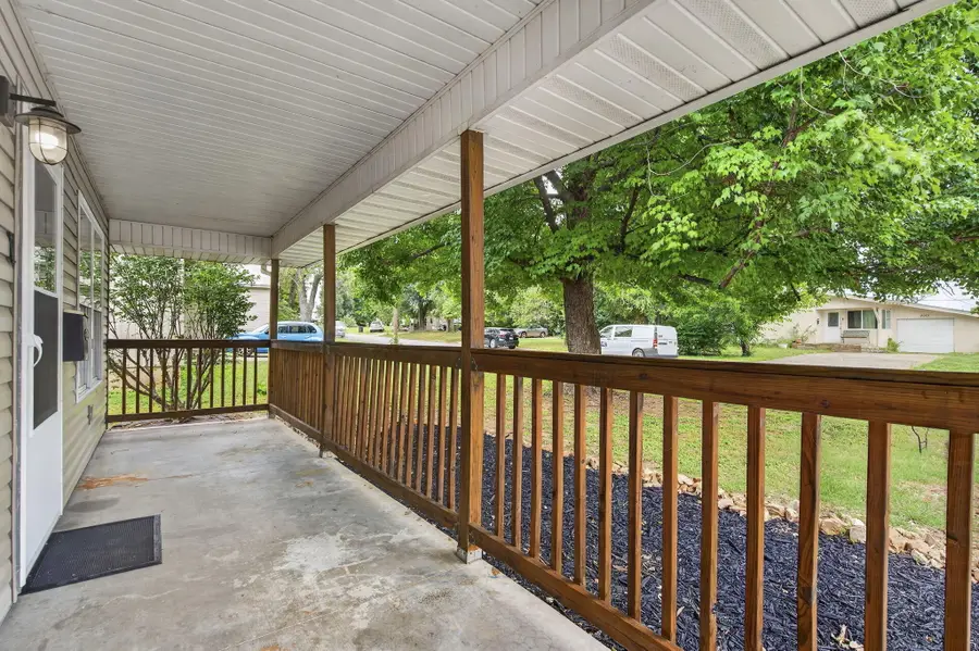 2004 E Cairo Street, Springfield, MO 65802 - #2
