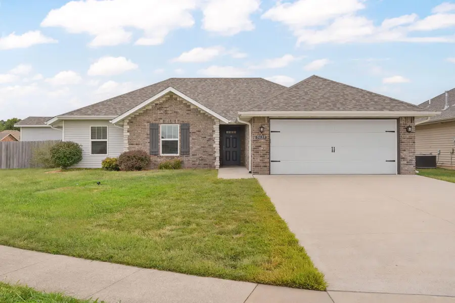 5627 W Pecan Street, Springfield, MO 65802 - #2