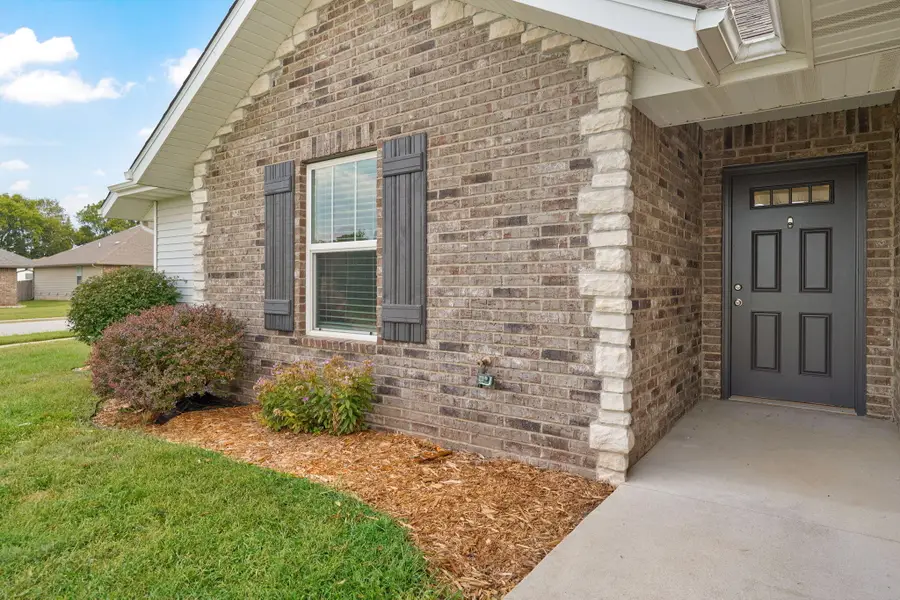 5627 W Pecan Street, Springfield, MO 65802 - #3