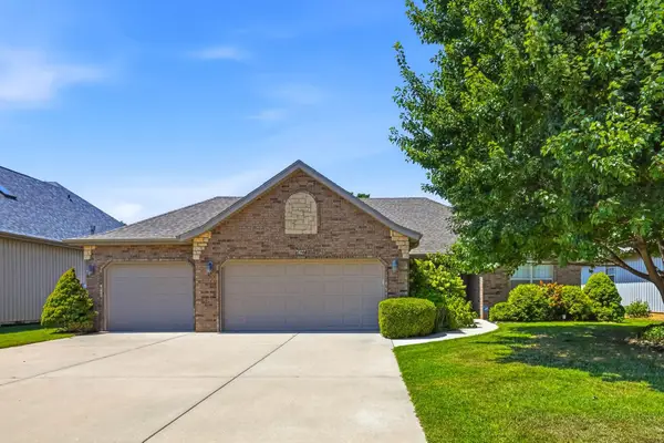 5477 S Pinehurst Avenue, Springfield, MO 65810
