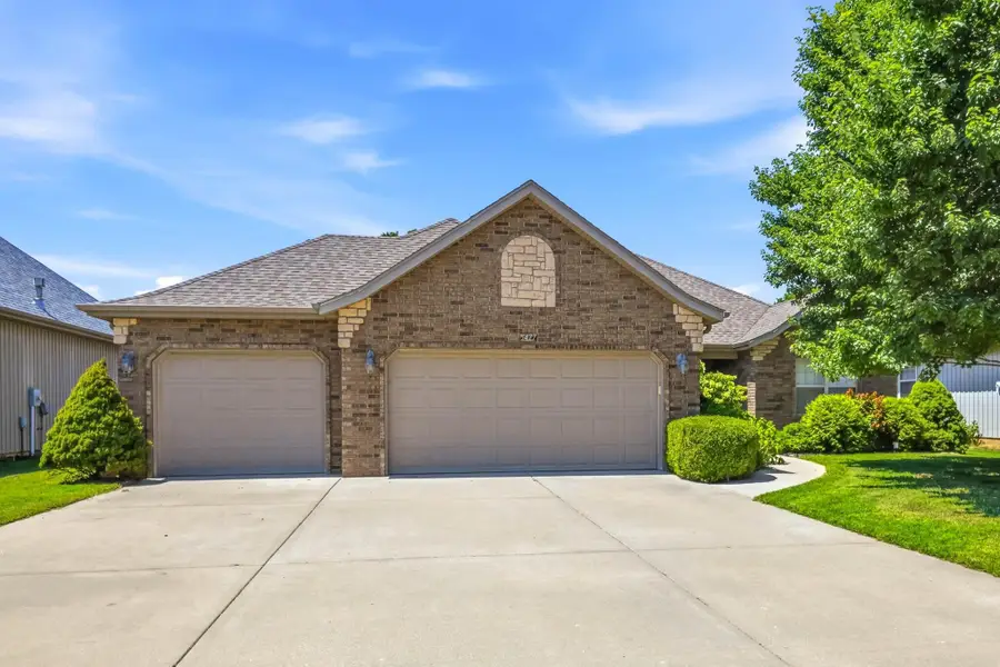 5477 S Pinehurst Avenue, Springfield, MO 65810 - #2
