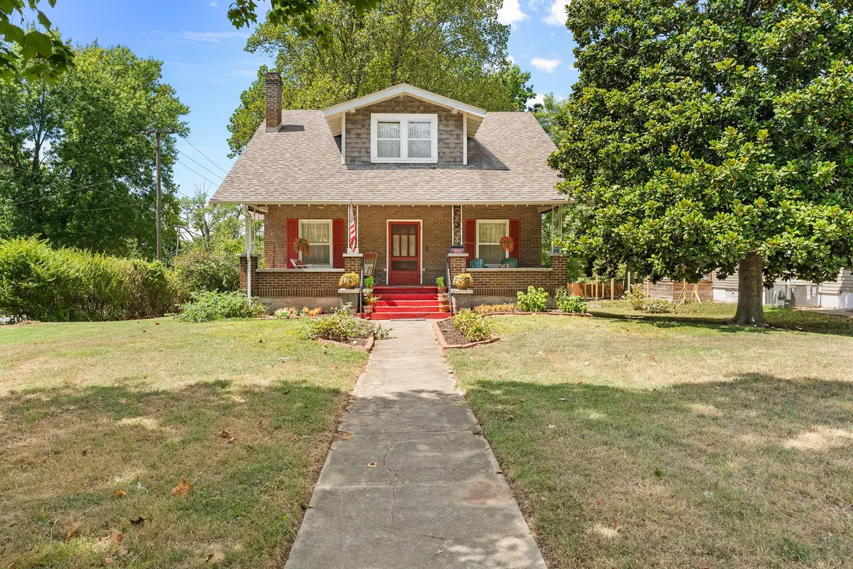 535 S Lincoln Avenue, Aurora, MO 65605 - #1