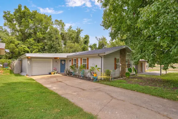 2633 W Phelps Street, Springfield, MO 65802