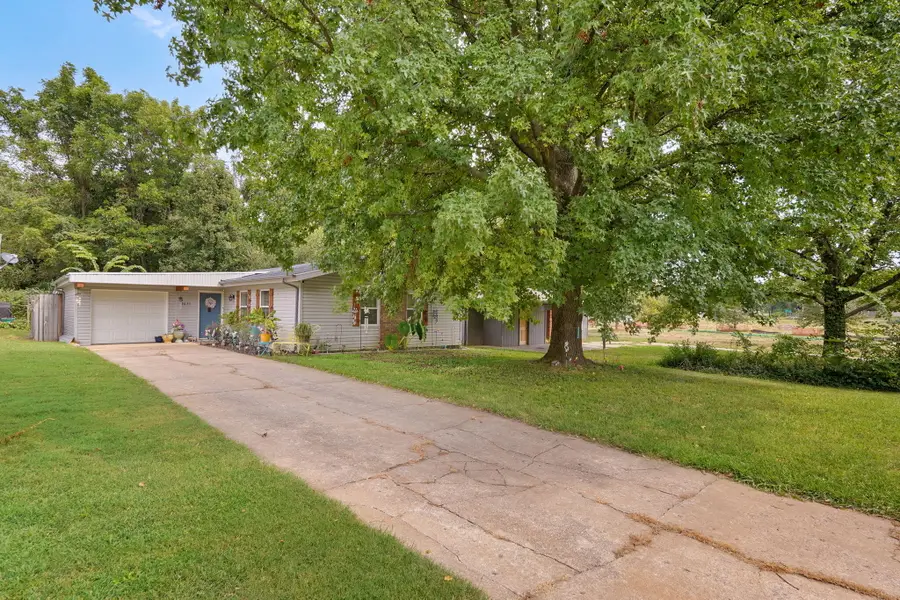 2633 W Phelps Street, Springfield, MO 65802 - #2