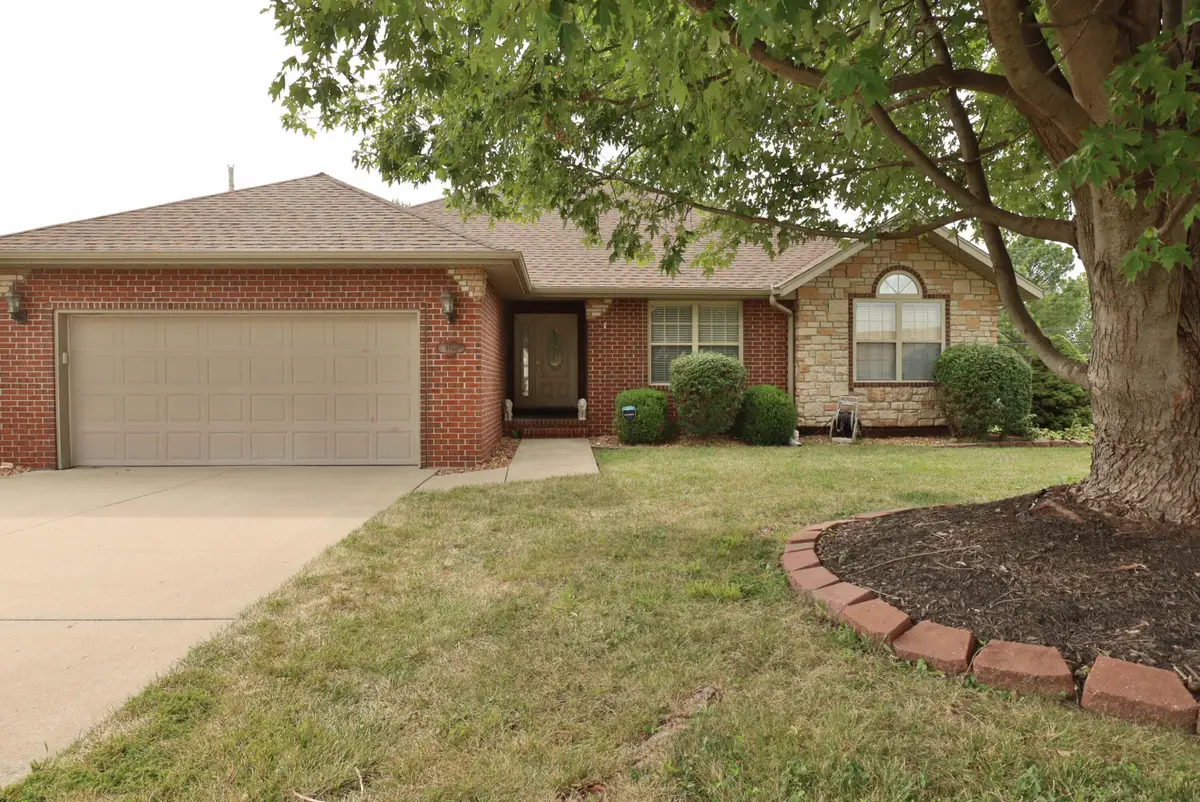3741 N Oak Point Avenue, Springfield, MO 65803 - #1