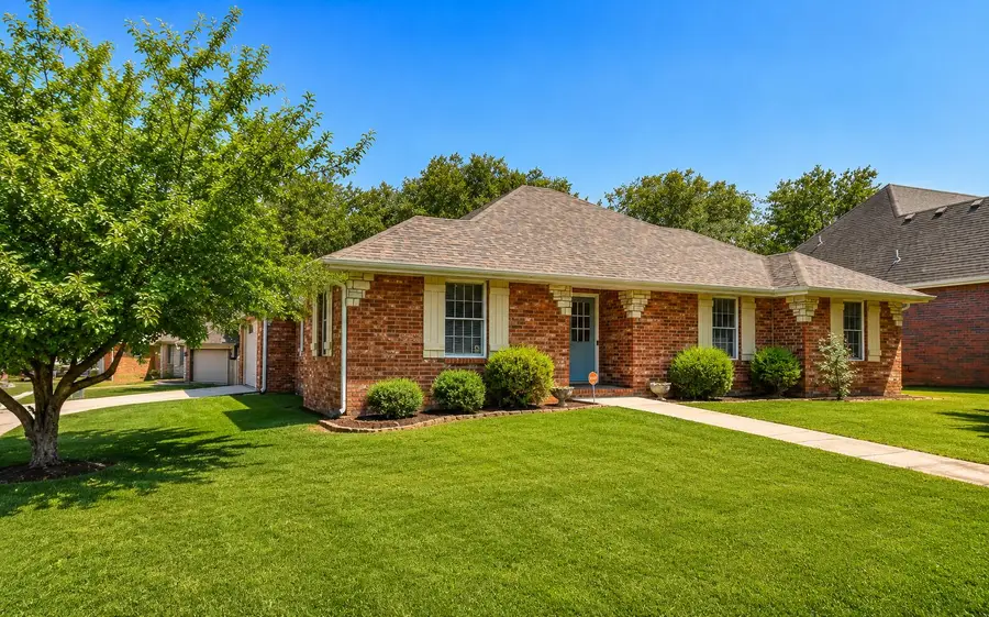 736 S Willow Court, Springfield, MO 65802 - #3