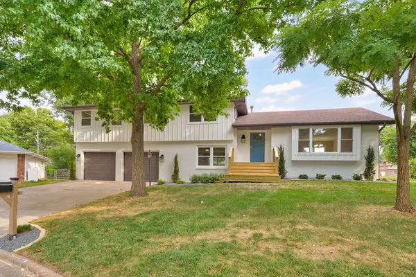 713 E Meadowlark Circle, Springfield, MO 65810