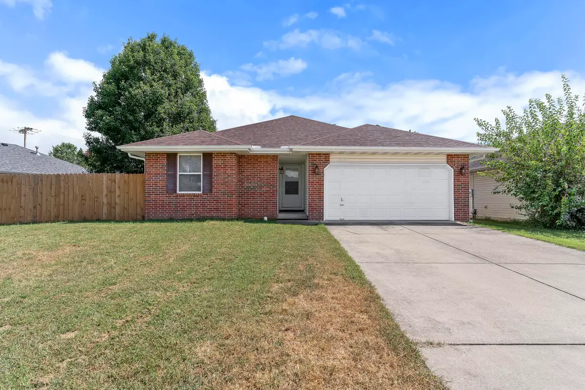 3208 W Scott Street, Springfield, MO 65803 - #1