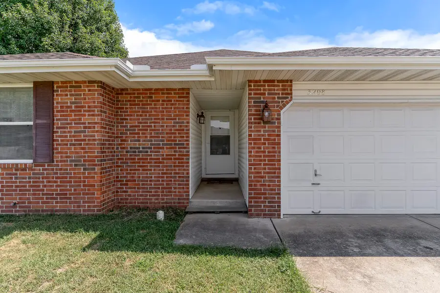 3208 W Scott Street, Springfield, MO 65803 - #2