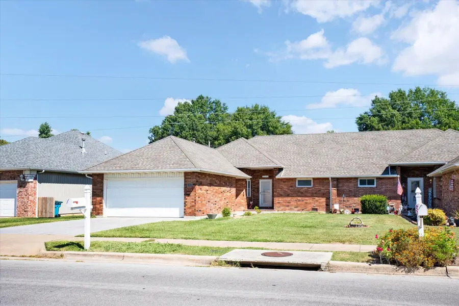 1333 W Edgewood Street, Springfield, MO 65807 - #2