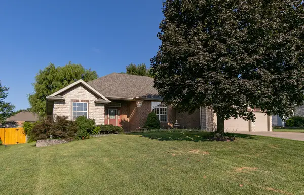 3749 N Nias Avenue, Springfield, MO 65803