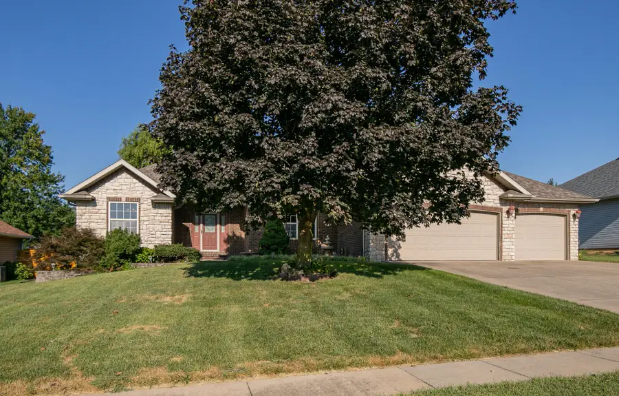 3749 N Nias Avenue, Springfield, MO 65803 - #3