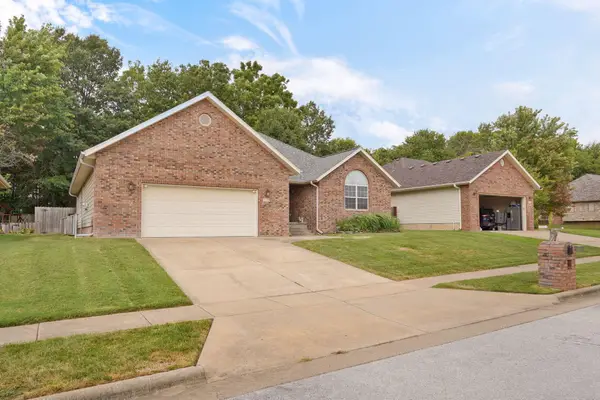 725 S Christopher Avenue, Springfield, MO 65802