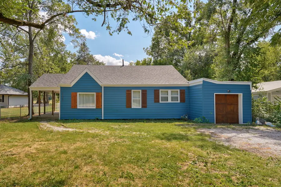 2620 W Chestnut Street, Springfield, MO 65802 - #2