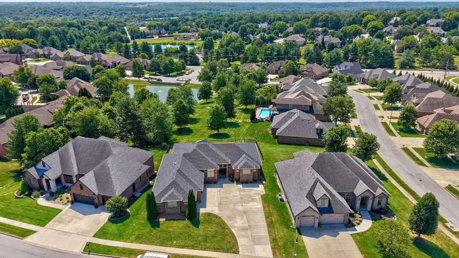 3820 E Rosebrier Street, Springfield, MO 65809 - #2