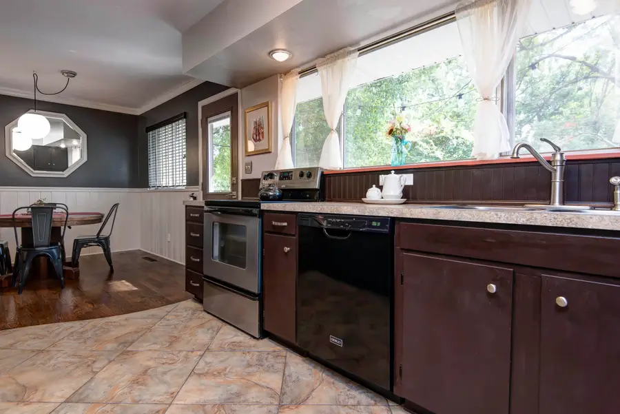 426 N Oak Grove Avenue, Springfield, MO 65802 - #3