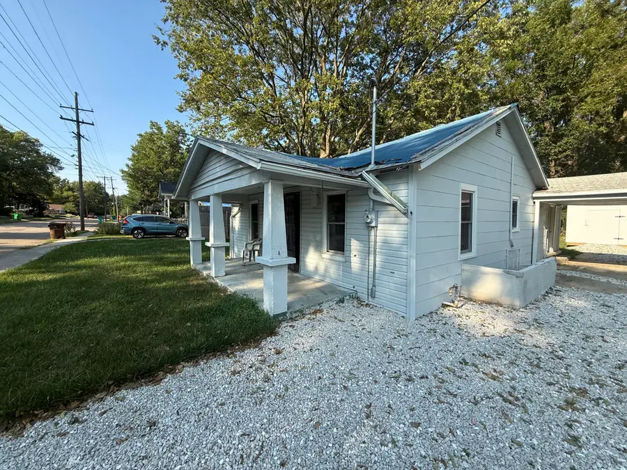 2050 N Nettleton Avenue, Springfield, MO 65803 - #2