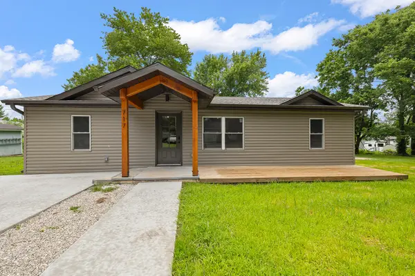 717 E Van Buren Street, Bolivar, MO 65613