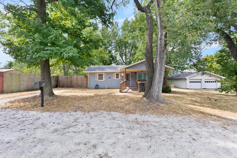 206 N Locust Street, Diamond, MO 64840 - #3