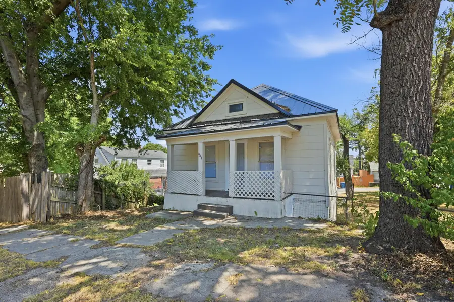 631 N Wall Avenue, Joplin, MO 64801 - #2