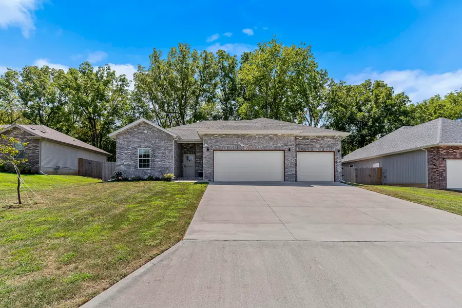 434 E Logan Street, Willard, MO 65781 - #2