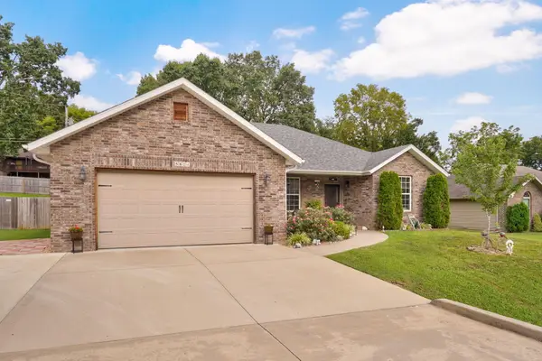 5824 S Geranium Lane, Battlefield, MO 65619
