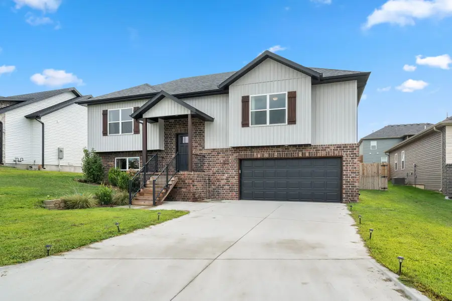 1106 S Strait Avenue, Ozark, MO 65721 - #2