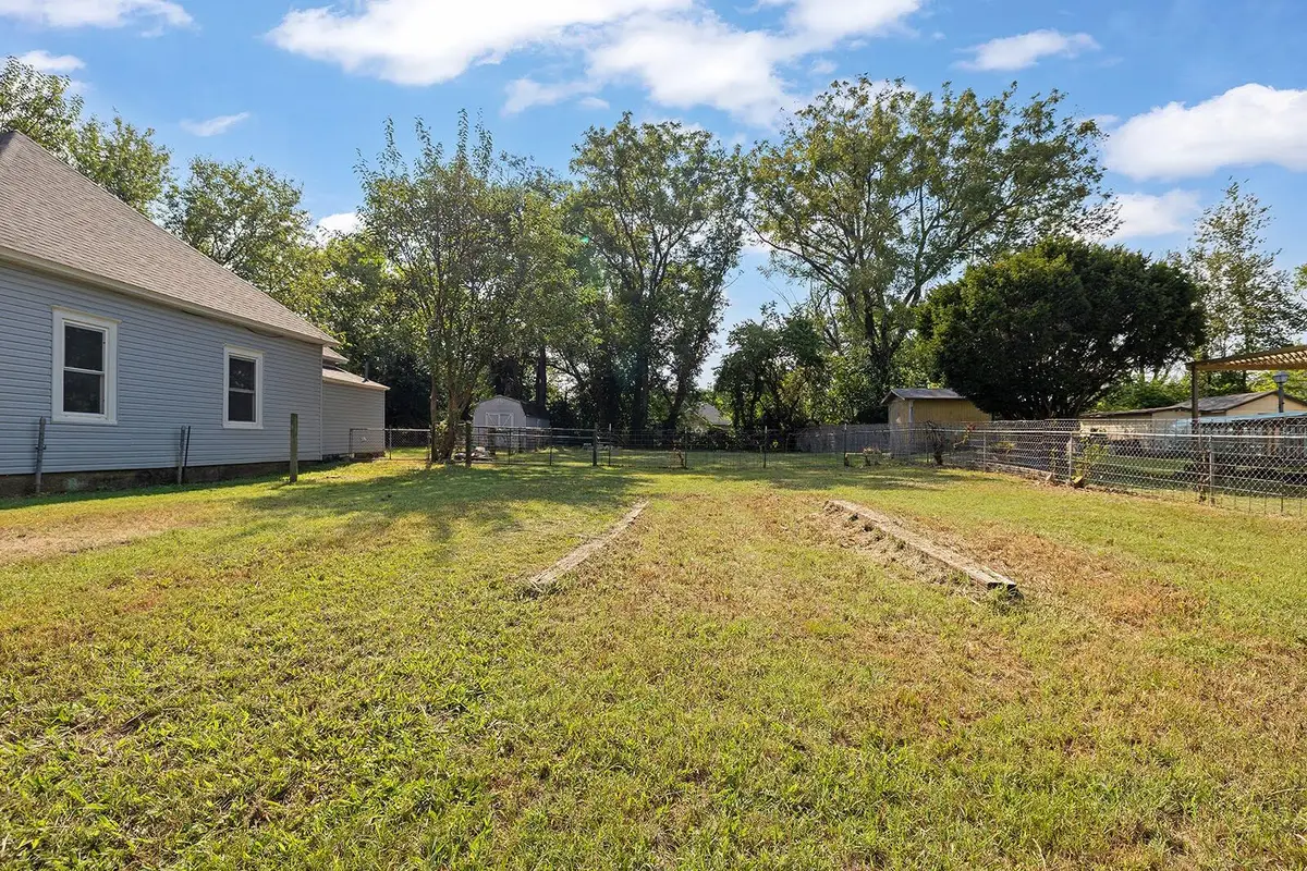 1223 N Forest Avenue, Springfield, MO 65802 - #1