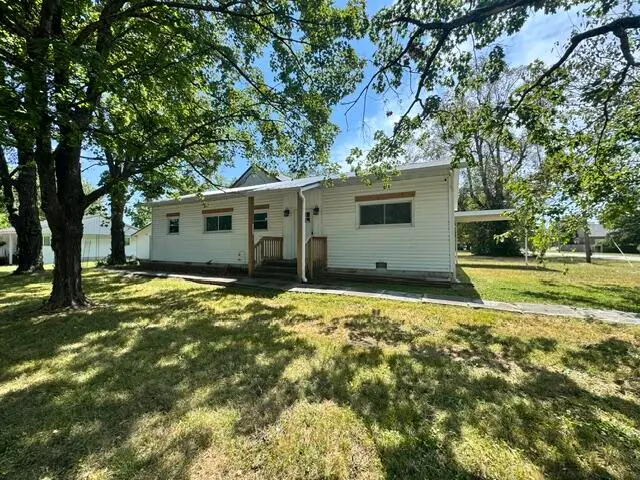 726 Mcnatt Avenue, Aurora, MO 65605 - #3