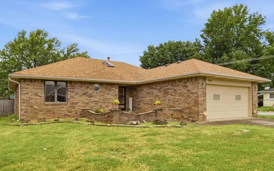 2007 S Lancaster Avenue, Springfield, MO 65807 - #3