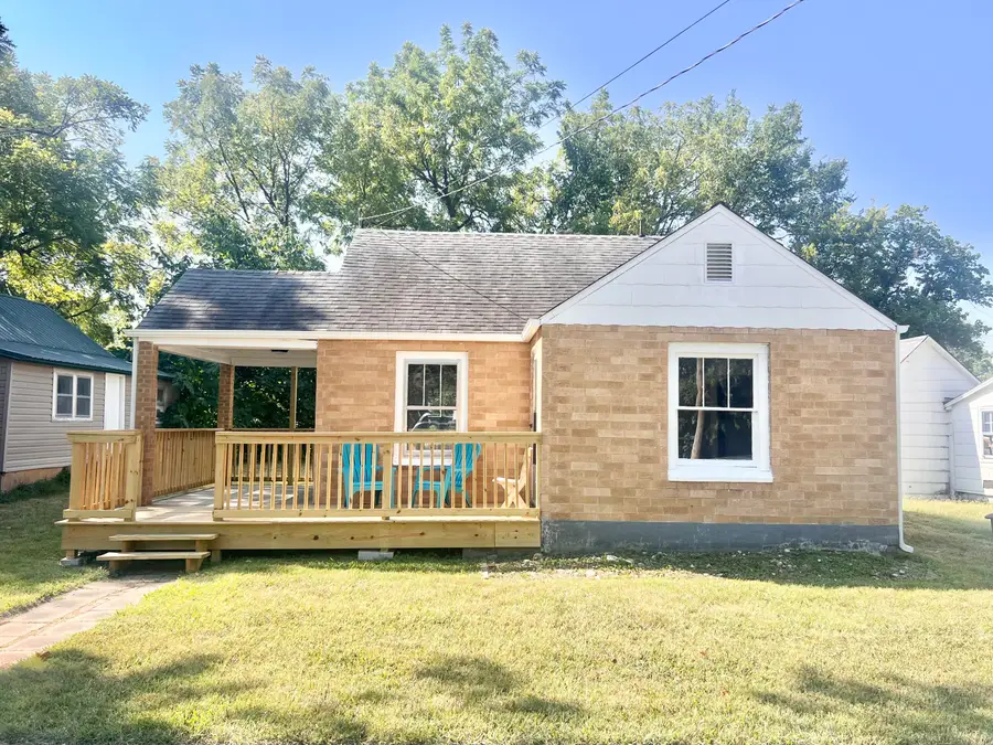 1010 W Cass Avenue, West Plains, MO 65775 - #2