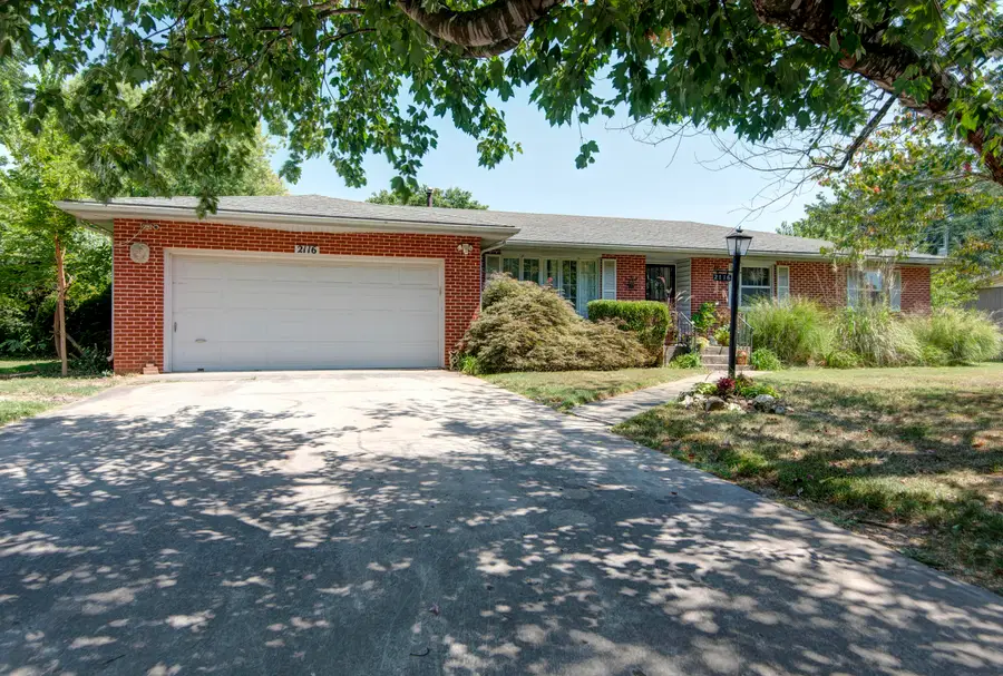 2116 S Linden Avenue, Springfield, MO 65804 - #2