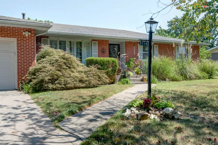 2116 S Linden Avenue, Springfield, MO 65804 - #3