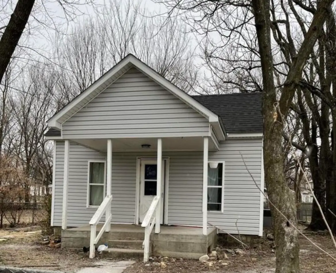 910 S Jackson Avenue, Joplin, MO 64801 - #1