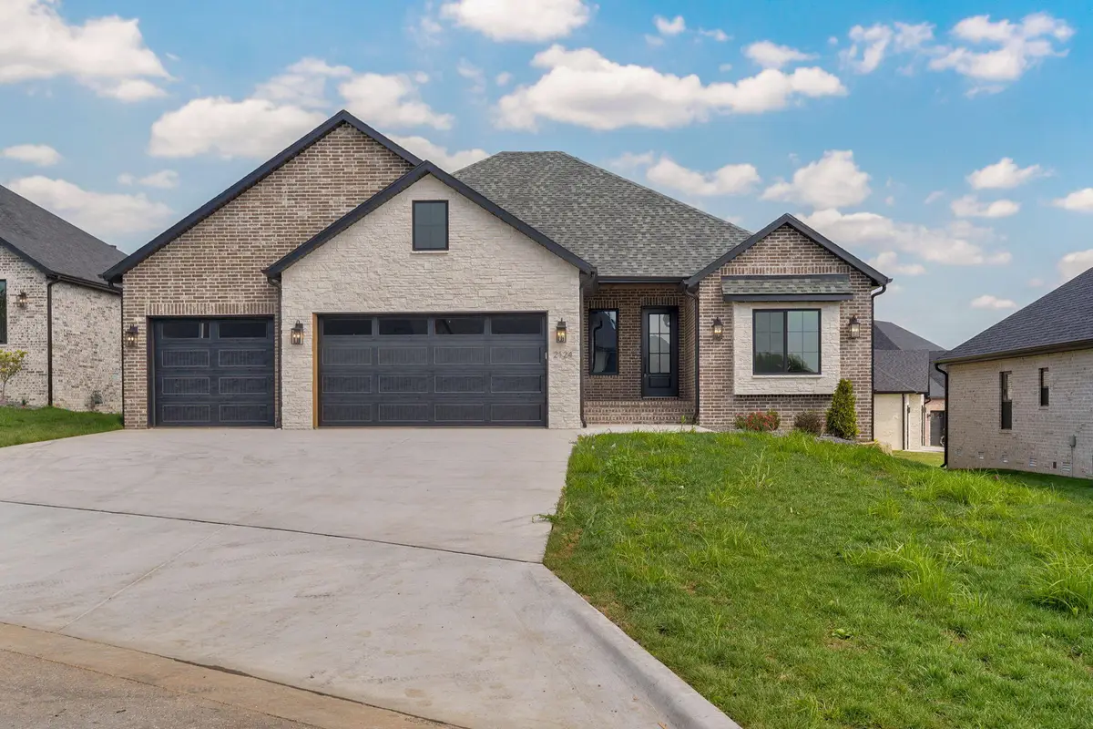 2124 N Sun Valley Drive, Springfield, MO 65802 - #1