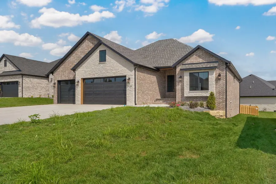 2124 N Sun Valley Drive, Springfield, MO 65802 - #2