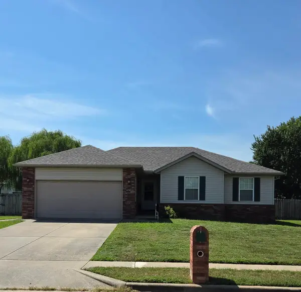 4784 W Portland Street, Springfield, MO 65802