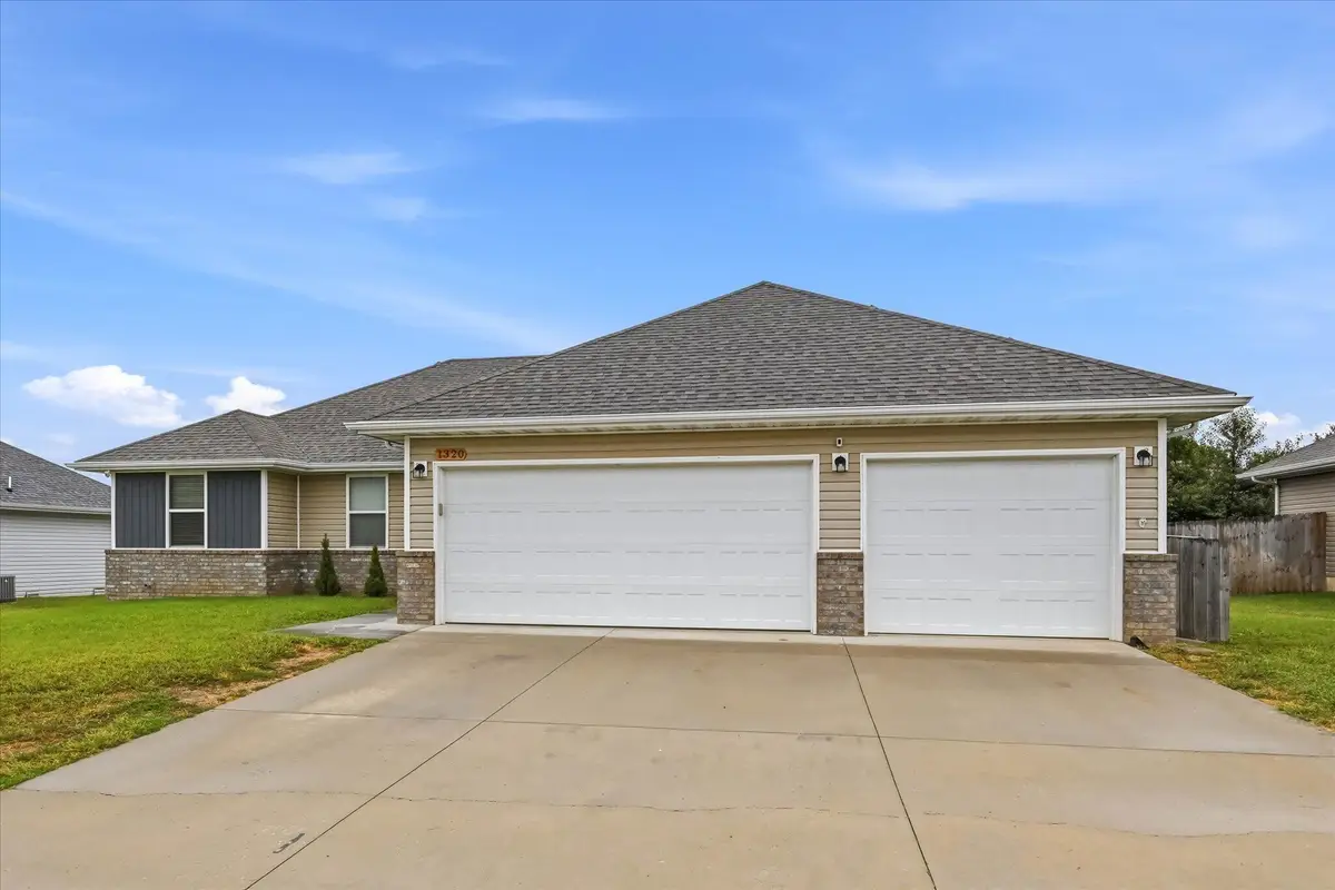 1320 S Olde Savannah Avenue, Republic, MO 65738 - #1