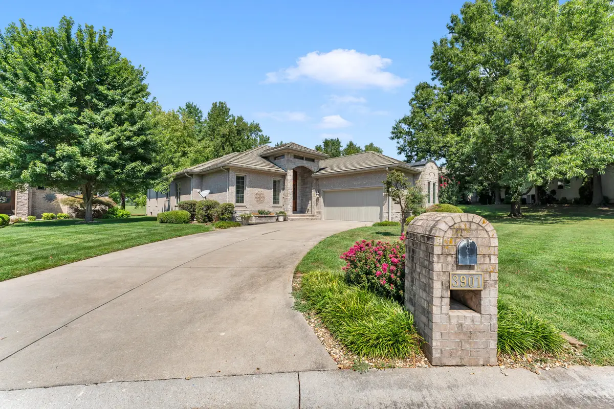 3901 E Villa Way, Springfield, MO 65809 - #1