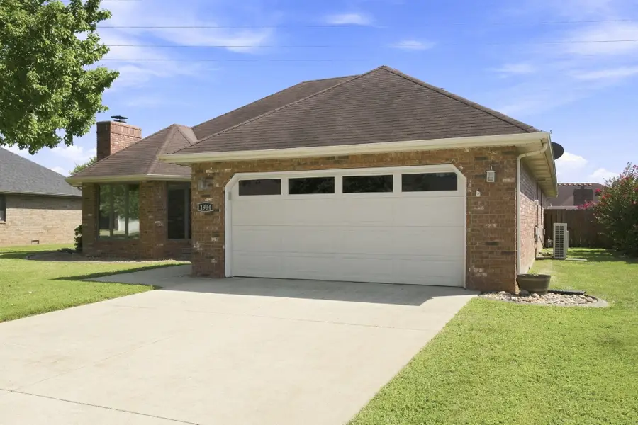 1934 E Ridgewood Drive, Springfield, MO 65804 - #2