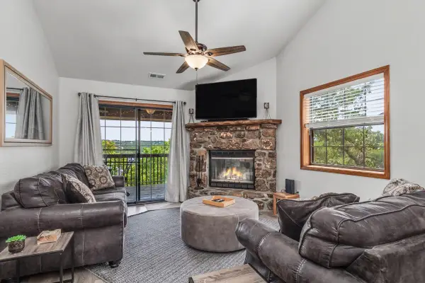 24 Village Trail Lodge 11 Unit 12, Branson, MO 65616