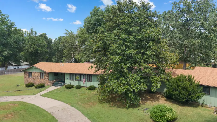 1017 Chinquapin Street, Cassville, MO 65625 - #2