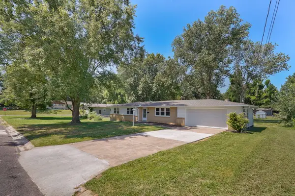 1214 7th Street, Monett, MO 65708